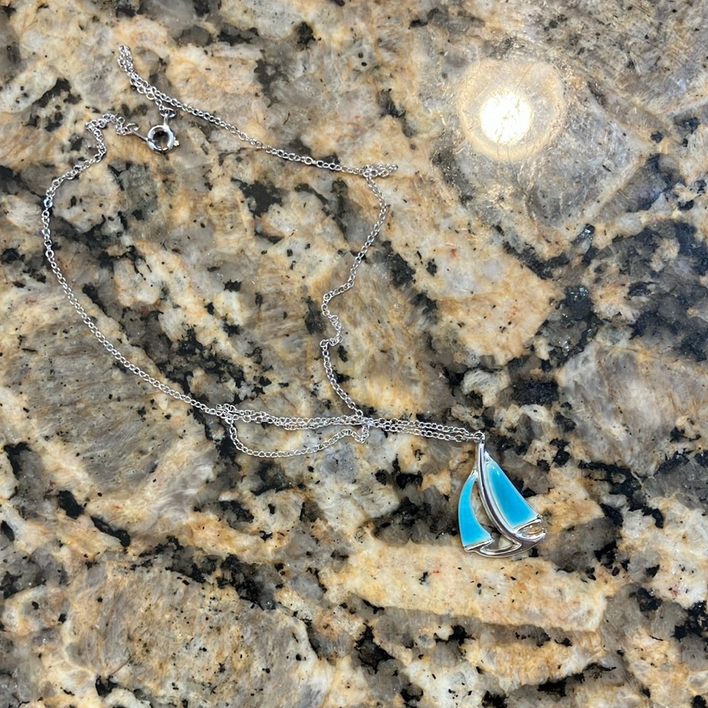 Boat necklace